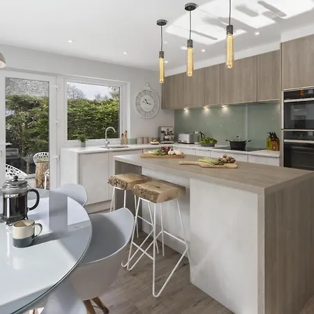 Prázdninový dům Woodlands Family Retreat With Hot Tub And Sauna - Ridgestone *