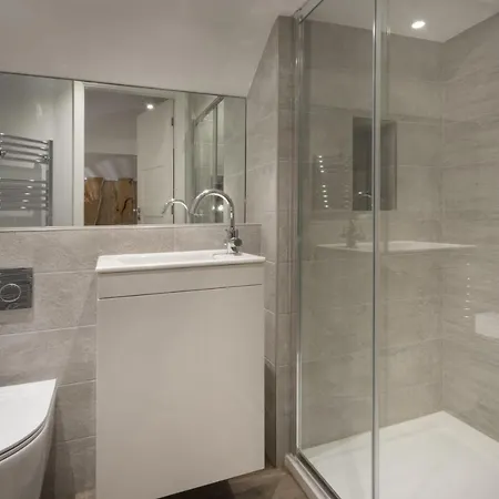 Hébergement de vacances Woodlands Family Retreat With Hot Tub And Sauna - Ridgestone