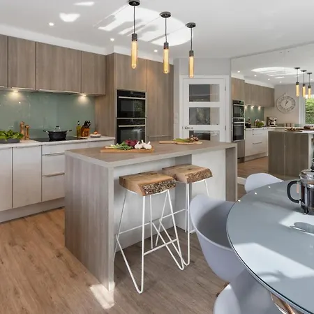 Hébergement de vacances Woodlands Family Retreat With Hot Tub And Sauna - Ridgestone *