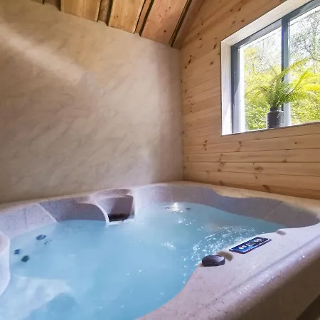 Woodlands Family Retreat With Hot Tub And Sauna