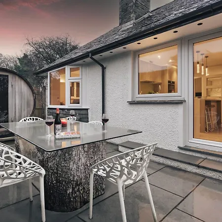 Tatil Evi Woodlands Family Retreat With Hot Tub And Sauna - Ridgestone
